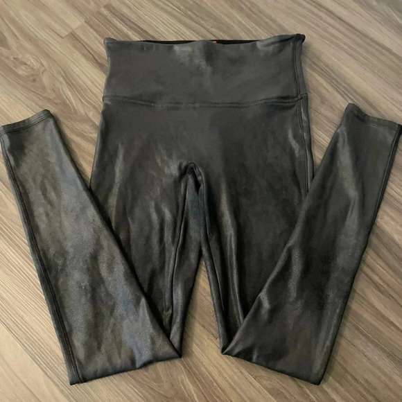 SPANX Black High Rise Faux Leather Leggings size M - Picture 3 of 6